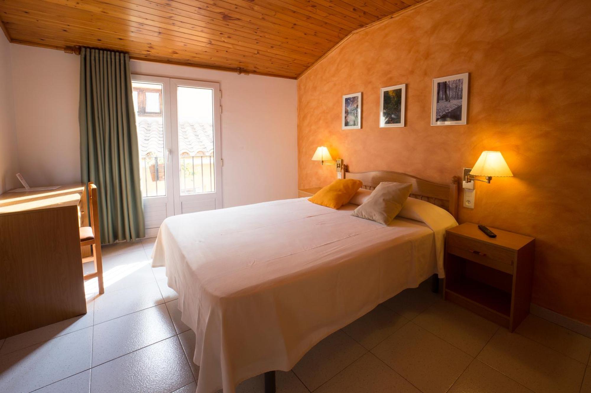 Hotel Ca L'Amagat Baga Exterior photo